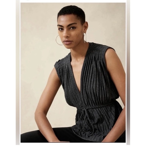Banana Republic Tops - Banana Republic Pleated Peplum V Neck Sleeveless Top Drawstring Waist Sz S NWT